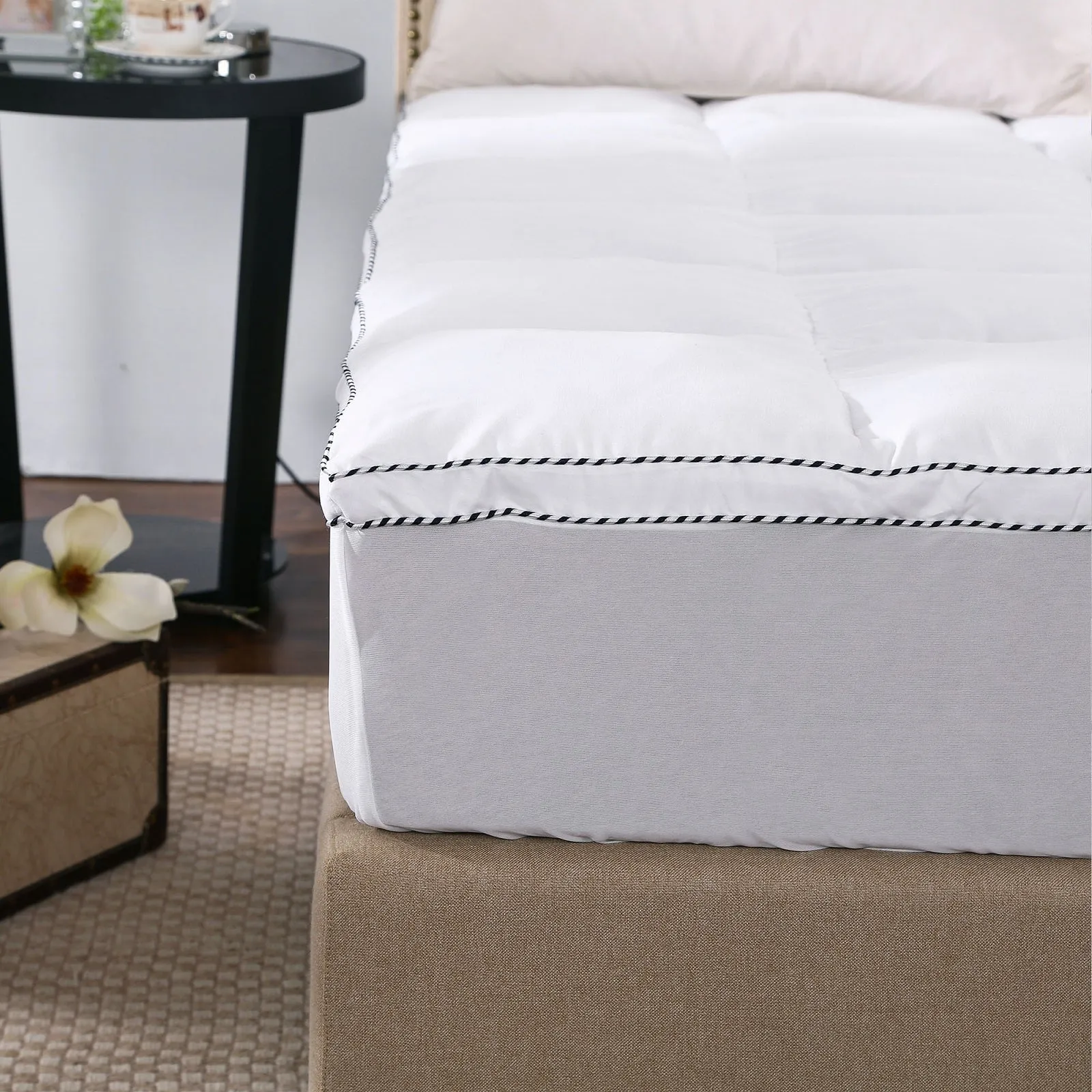 1000GSM Luxury Bamboo Fabric Gusset Mattress Pad Topper Cover | Double | White