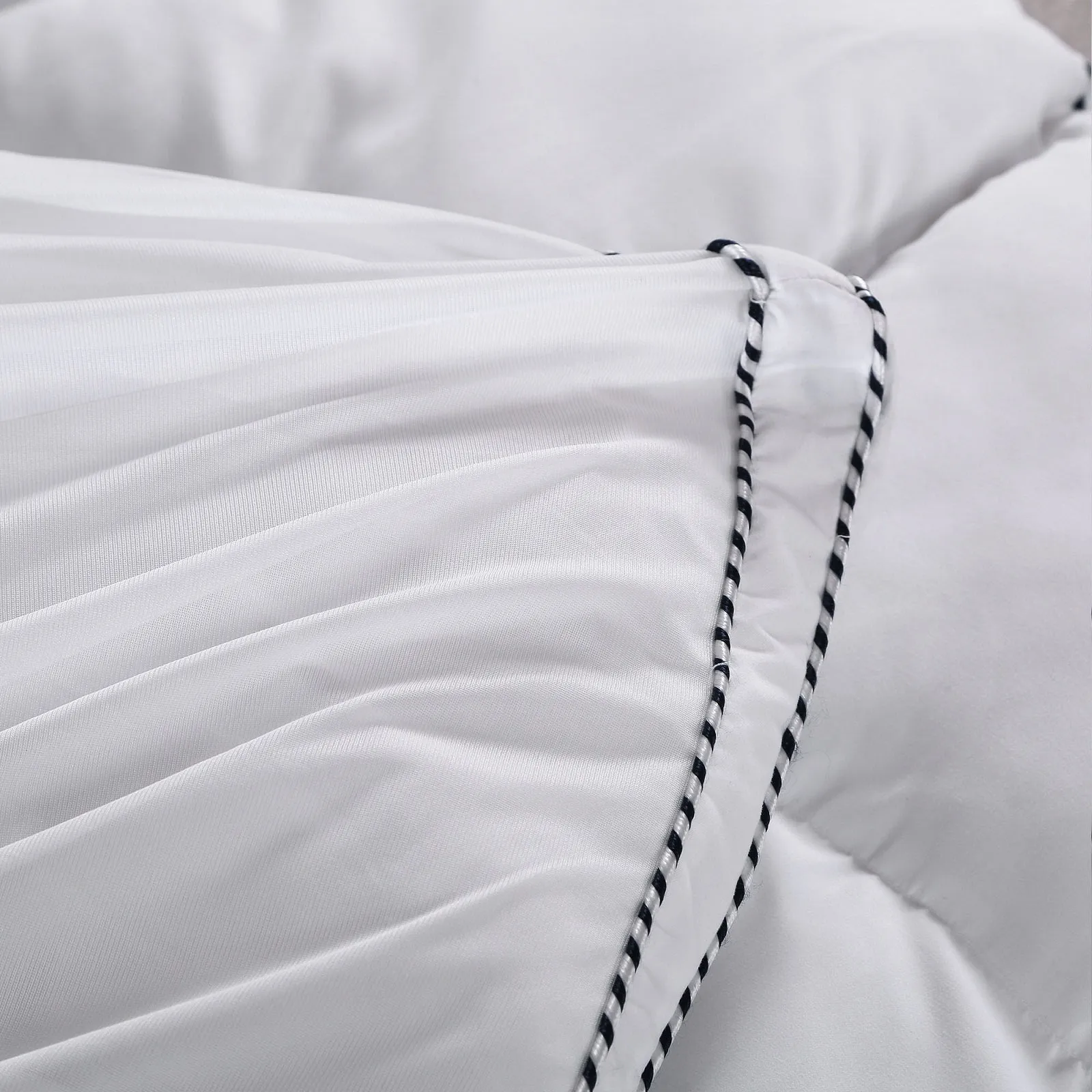 1000GSM Luxury Bamboo Fabric Gusset Mattress Pad Topper Cover | Double | White