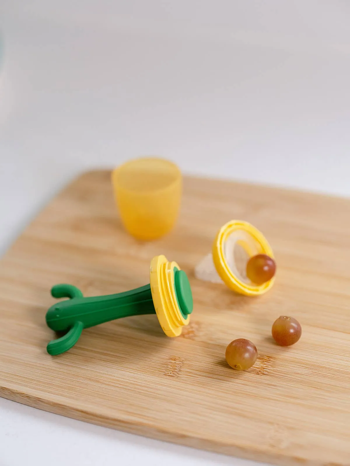 2-in-1 Solid Food Feeder   Teether by Lollaland