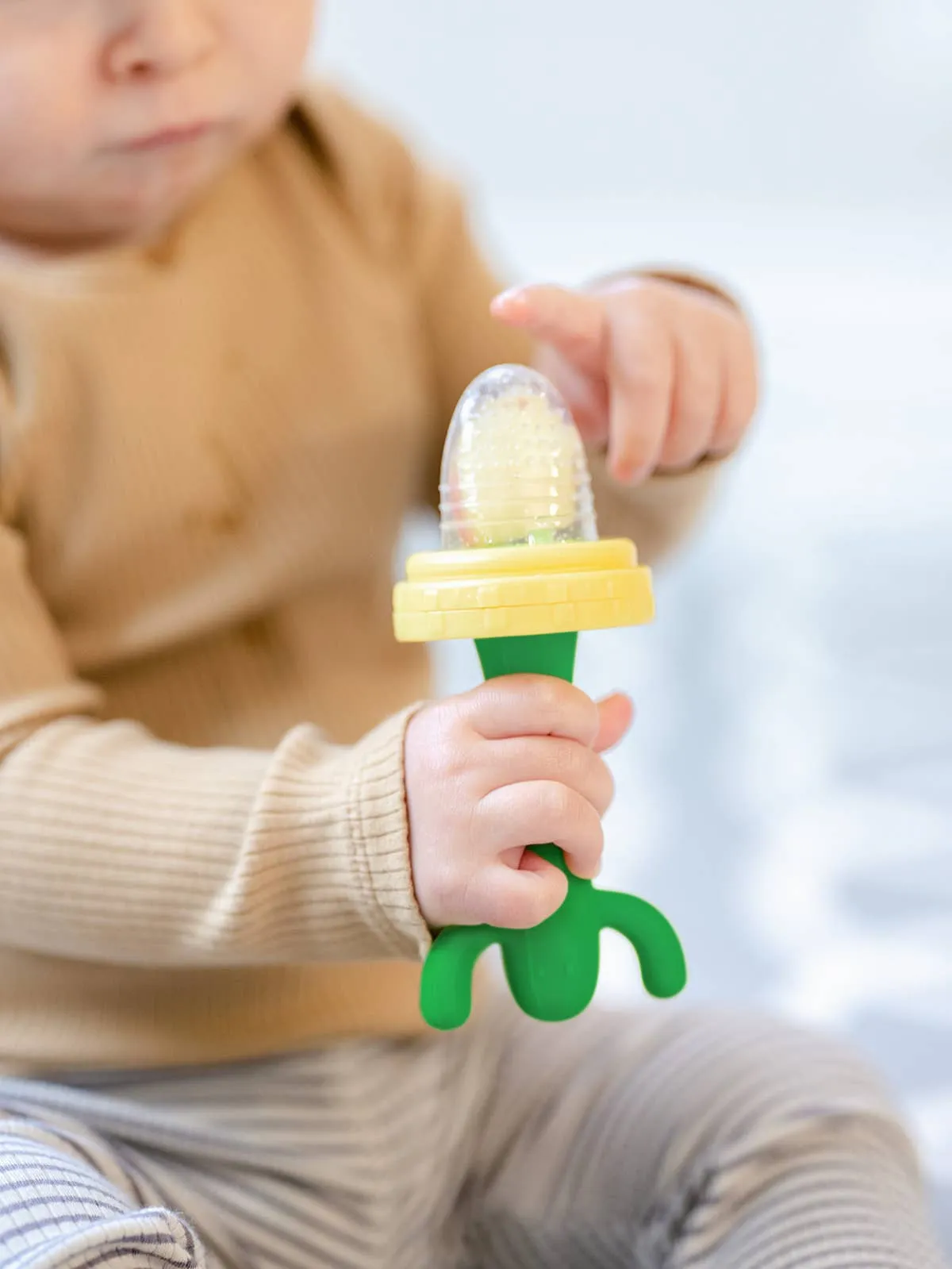 2-in-1 Solid Food Feeder   Teether by Lollaland